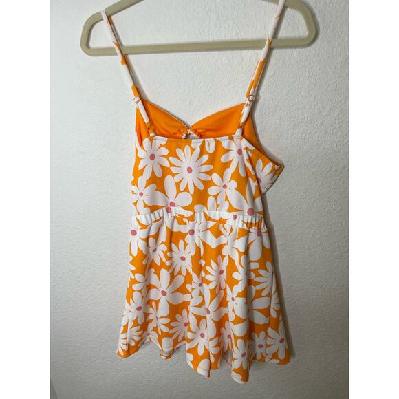 Madden NYC orange Floral Romper Stylish And Comfortable Women's size large - Picture 4 of 7